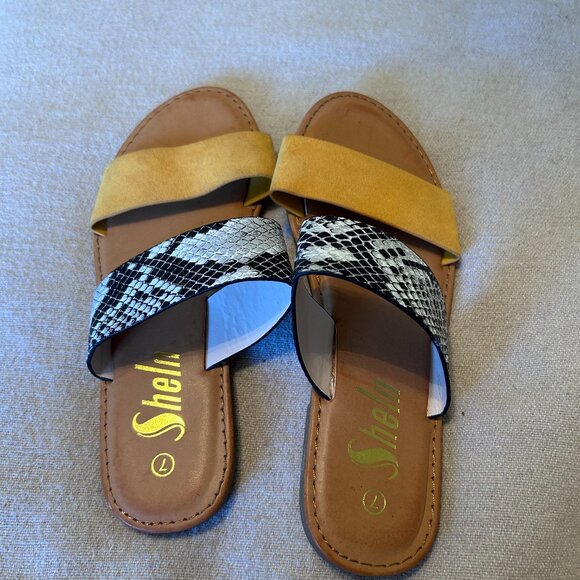 NWOT Women's Shein Sandals Size 7 - Picture 1 of 2